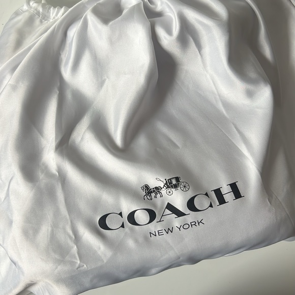 Coach Tote 28 In Signature Shearling in Dusty Purple (New! Dustbag included) - Picture 7 of 9